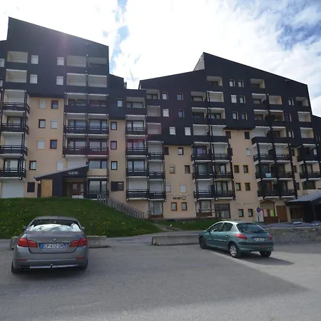 Apartment Grand Pour 4, Les Menuires, Aux Pieds Des Pistes - Fr-1-452-397